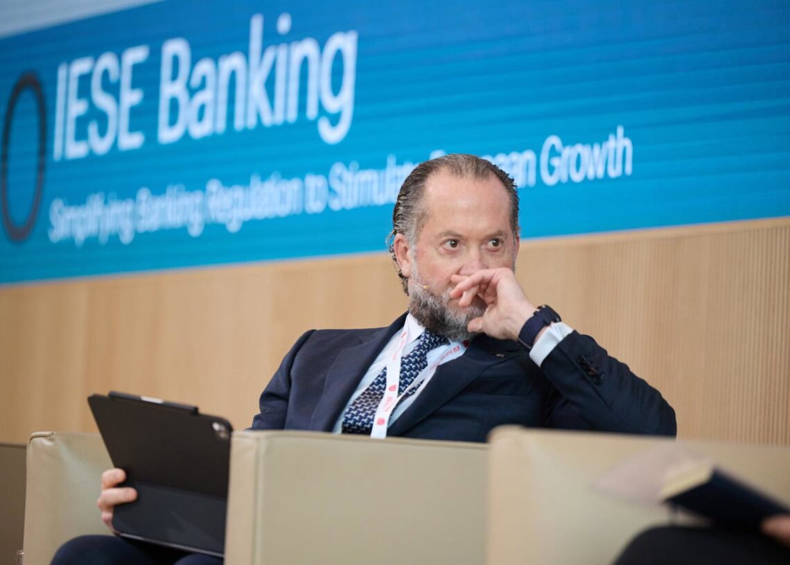 Archivo - El presidente de Abanca, Juan Carlos Escotet, durante una nueva edición del Encuentro del Sector Bancario, organizado por IESE, en el Edificio Executive del IESE Madrid, a 3 de junio de 2025, en Madrid (España). El encuentro trata sobre la bancaJesús Hellín - Europa Press - Archivo