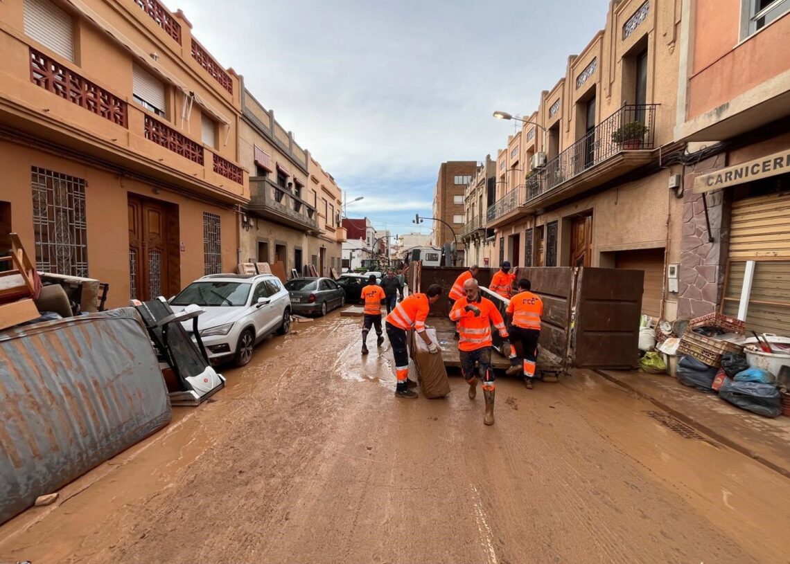 Archivo - Trabajos de limpieza en La TorreAYUNTAMIENTO DE VALÈNCIA - Archivo