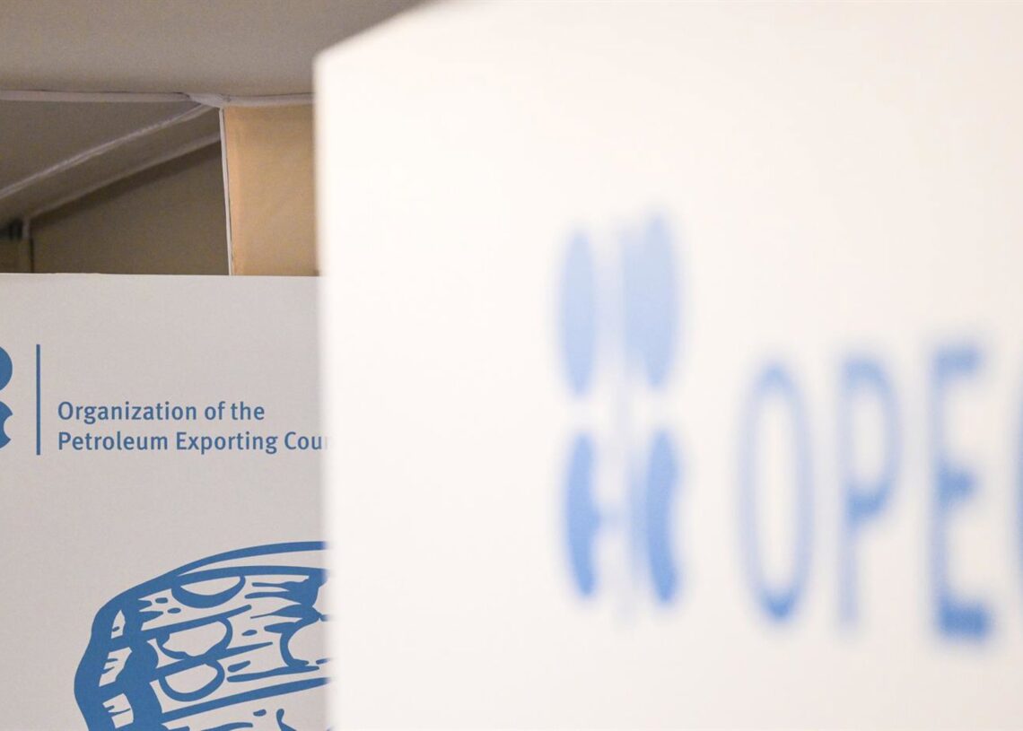 Archivo - 09 December 2023, United Arab Emirates, Dubai: View of the OPEC pavilion on the COP28 grounds. The main topics at this year's UN Climate Change Conference include financing for the damage caused by climate change. Photo: Hannes P. Albert/dpaHannes P. Albert/dpa - Archivo