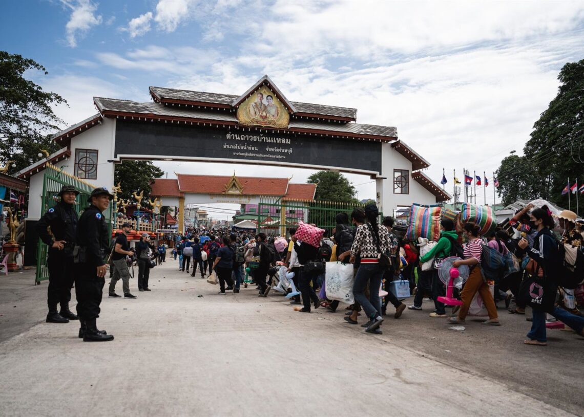 Camboyanos desplazados regresan desde Tailandia debido al aumento de las tensiones en la frontera.Europa Press/Contacto/Ploy Phutpheng
