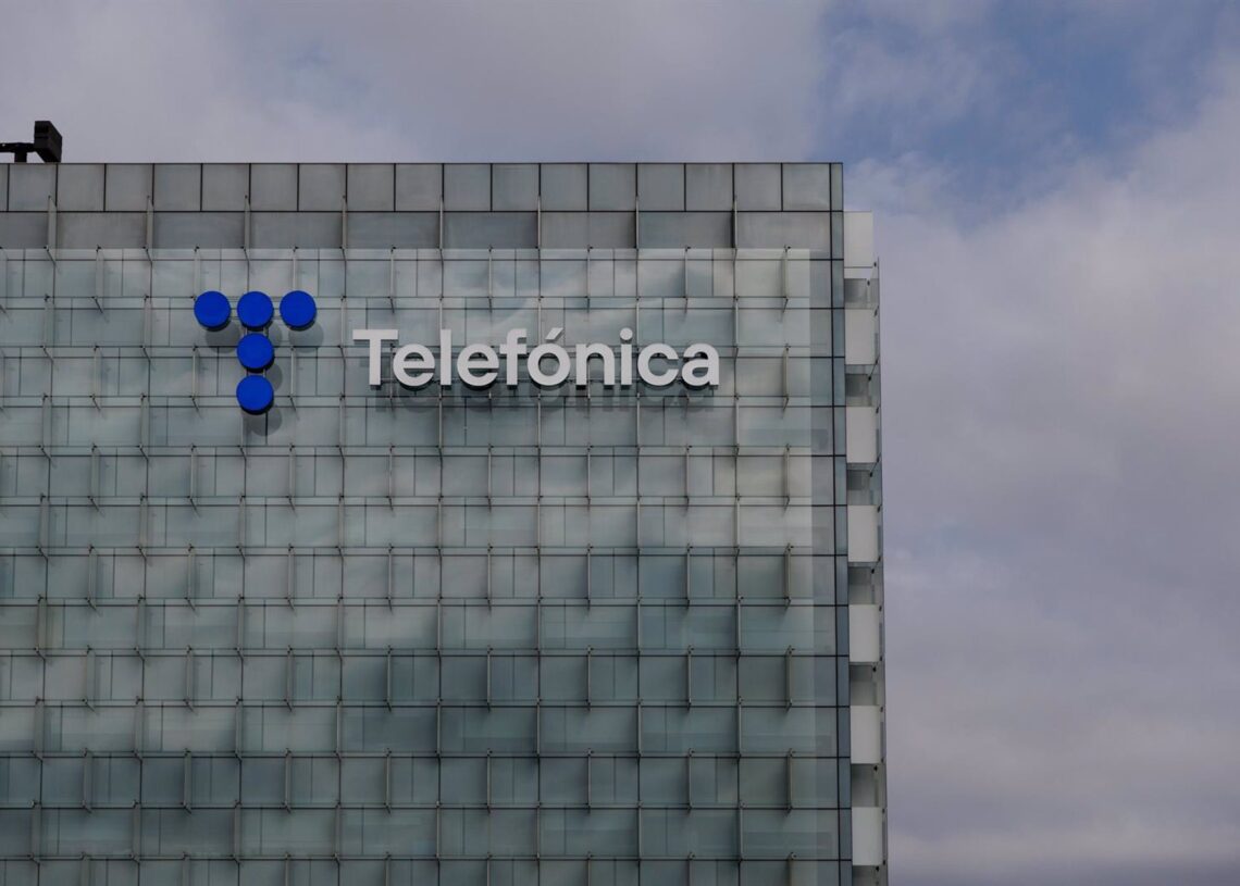 Archivo - Exterior de la sede de Telefónica, en el ensanche de Las Tablas, en el distrito de Fuencarral-El Pardo, a 6 de septiembre de 2023, en Madrid (España). Eduardo Parra - Europa Press - Archivo
