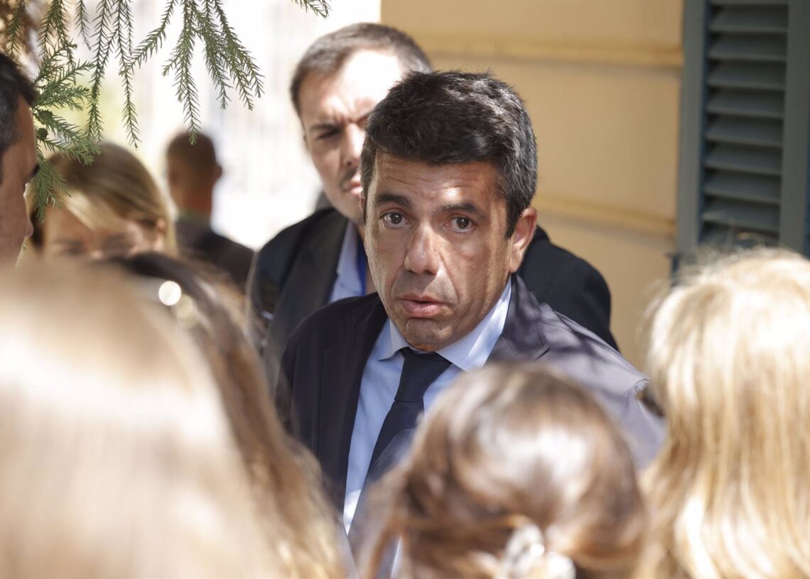 Archivo - El presidente de la Generalitat Valenciana, Carlos Mazón, ofrece declaraciones a los mediosKike Rincón - Europa Press - Archivo