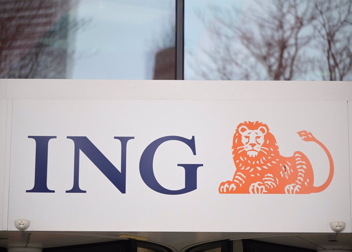 Archivo - FILED - 03 February 2023, Hesse, Frankfurt/Main: The German subsidiary of Dutch banking giant ING logo. Photo: Sebastian Christoph Gollnow/dpaSebastian Christoph Gollnow/dpa - Archivo