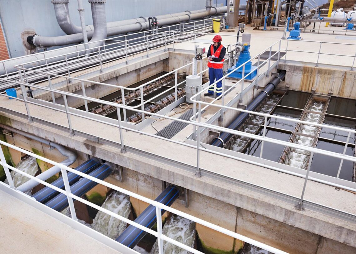 Archivo - Depuradora de agua en La Cartuja, Zaragoza.VEOLIA - Archivo