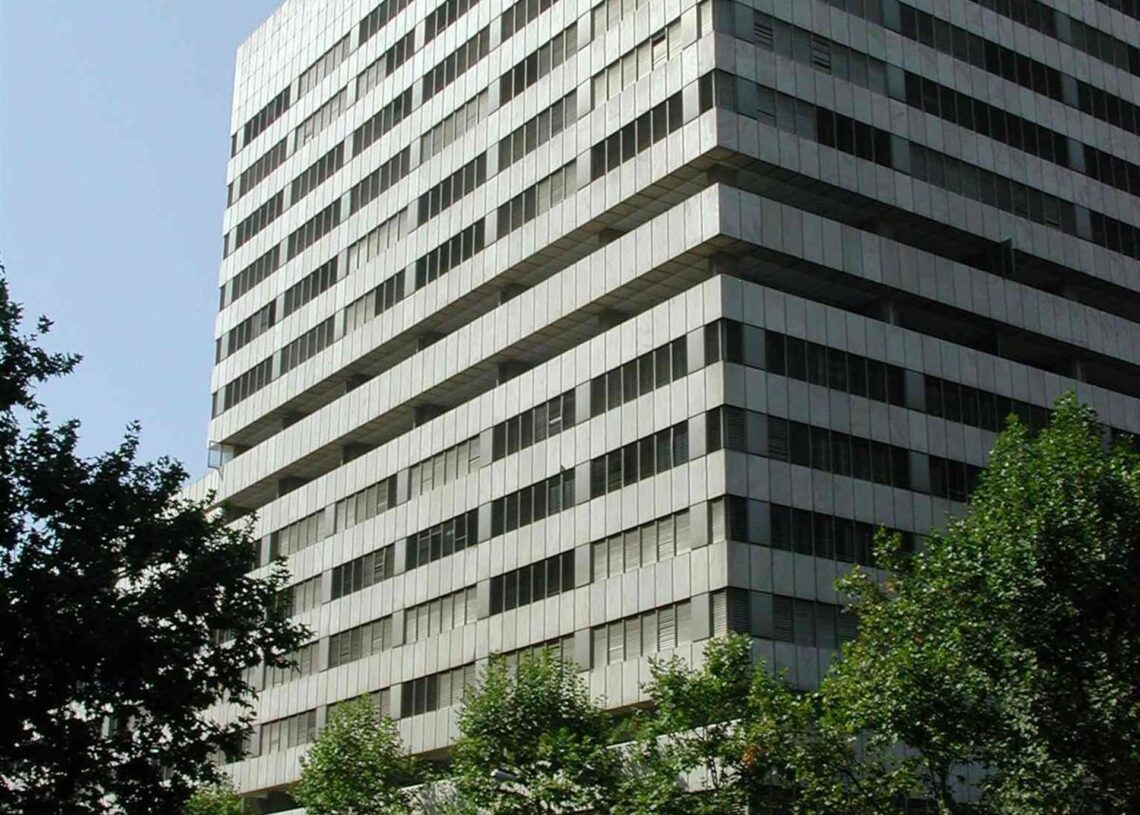 Edificio de oficinas situado en la madrileña calle Orense, 69.MUTUALIDAD