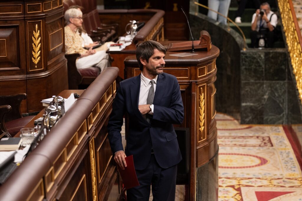 Imagen de archivo del ministro de Cultura, Ernest Urtasun, durante una sesión plenaria extraordinaria, en el Congreso de los Diputados | Ananda Manjón (Europa Press)