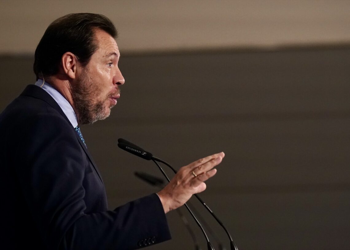 (Foto de ARCHIVO)
Óscar Puente participa en un encuentro-coloquio 'El Futuro de las infraestructuras en Málaga' organizado por Diario Sur. A 24 de julio de 2025, en Málaga (Andalucía, España) | ÁLEZ ZEA
