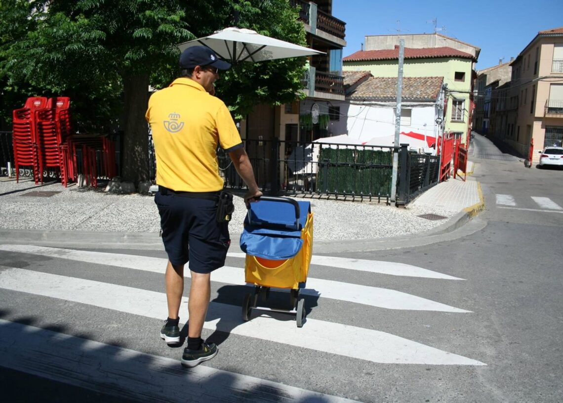 Archivo - Los carteros rurales de Correos.CORREOS - Archivo
