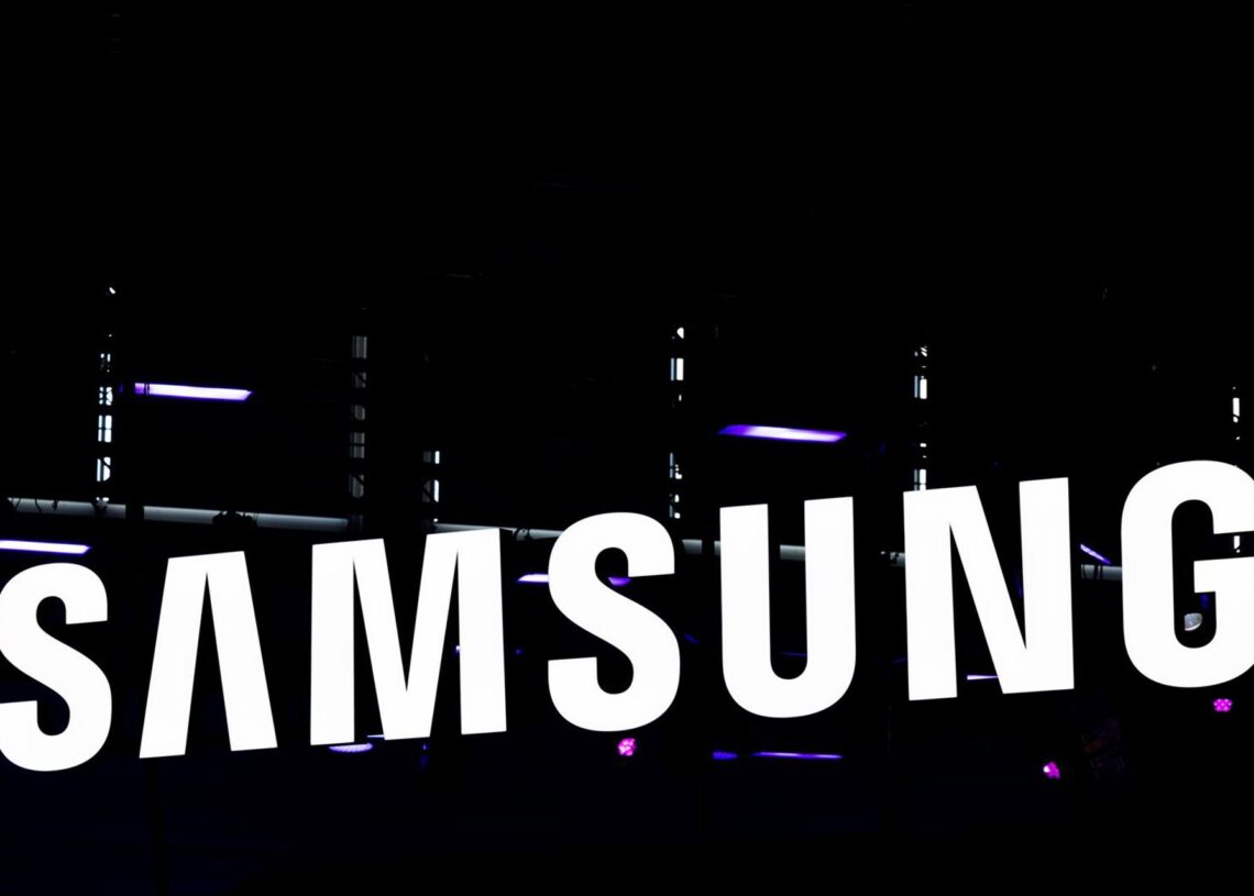 Archivo - FILED - 24 August 2022, North Rhine-Westphalia, Cologne: The Samsung logo is seen at the video game trade show Gamescom in Cologne. Photo: Rolf Vennenbernd/dpaRolf Vennenbernd/Dpa - Archivo