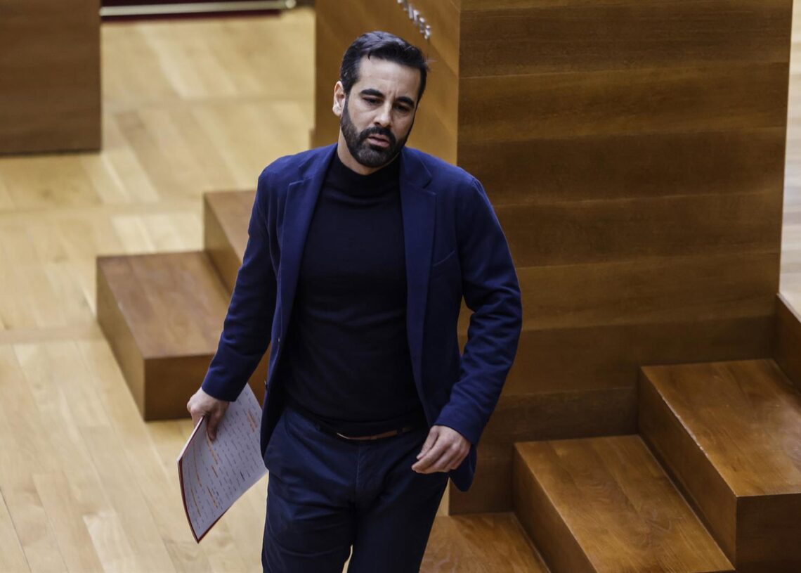 Archivo - El síndic del PSPV en Les Corts, José Muñoz, interviene durante una sesión de controlRober Solsona - Europa Press - Archivo
