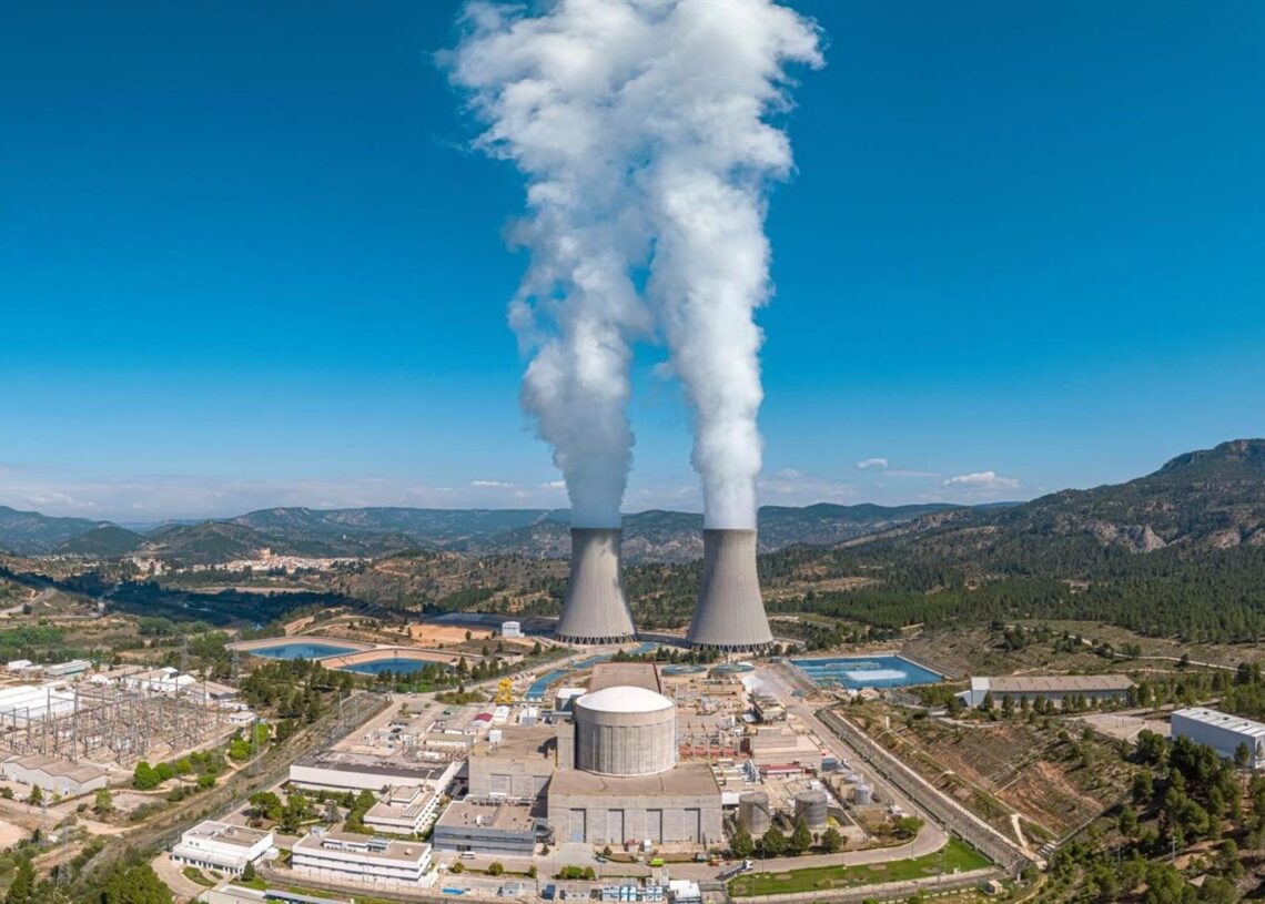 Archivo - La central nuclear de Cofrentes (Valencia).IBERDROLA - Archivo