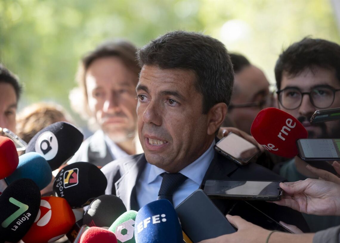 Archivo - El presidente de la Comunidad Valenciana, Carlos Mazón, ofrece declaraciones a los mediosAlberto Ortega - Europa Press - Archivo