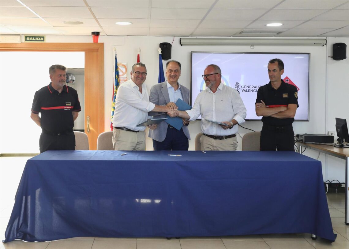 Los consorcios de bomberos de Alicante y Valencia firman un protocolo para "actuar de forma conjunta" ante emergenciasGVA