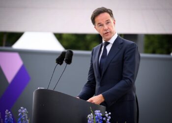El secretario general de la OTAN, Mark Rutte, en una ceremonia por el ingreso de Alemania en la alianza atlántica en Berlín.Bernd von Jutrczenka/dpa