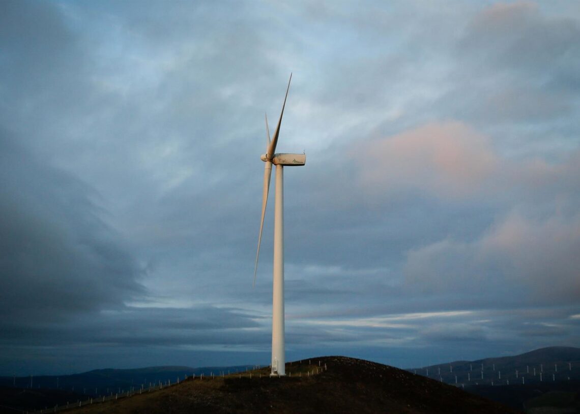Archivo - Un parque eólico, a 28 de marzo de 2025, en Muras, Lugo, Galicia (España). El Tribunal Supremo ha dictado una sentencia que despeja el futuro de muchos proyectos de la industria eólica en Galicia. El hecho de que dos o más instalaciones de parquCarlos Castro - Europa Press - Archivo