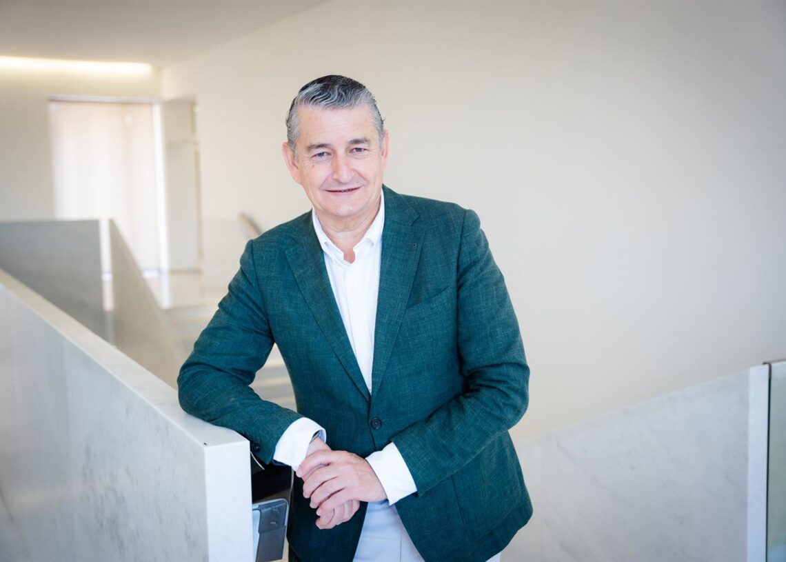 El consejero andaluz de la Presidencia, Interior, Diálogo Social y Simplificación administrativa, Antonio Sanz, durante la entrevista con Europa PressMARÍA JOSÉ LÓPEZ-EUROPA PRESS