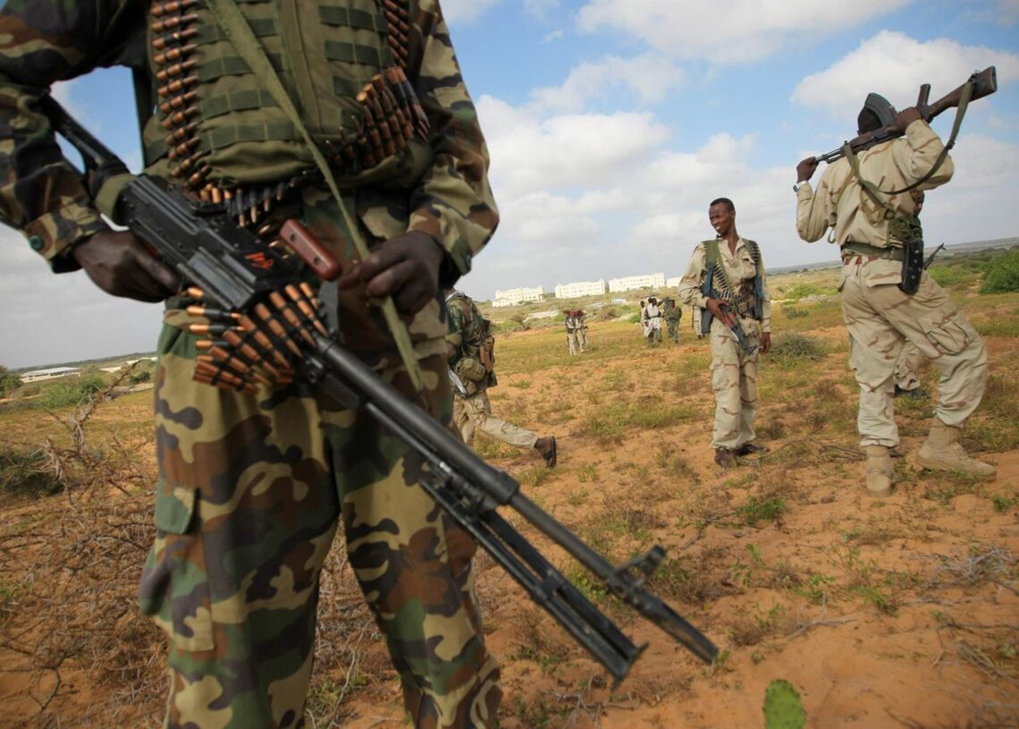 Archivo - Imagen de archivo de militares ugandeses y somalíes desplegados en Somalia para combatir contra Al Shabaab Europa Press/Contacto/Stuart Price - Archivo