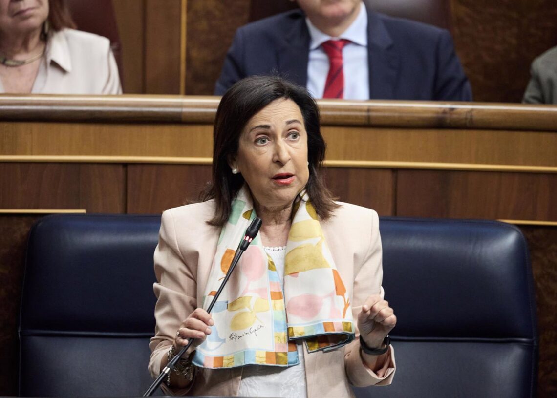 Archivo - La ministra de Defensa, Margarita Robles, interviene durante una sesión de control al Gobierno, en el Congreso de los Diputados, a 18 de junio de 2025, en Madrid (España). Jesús Hellín - Europa Press - Archivo