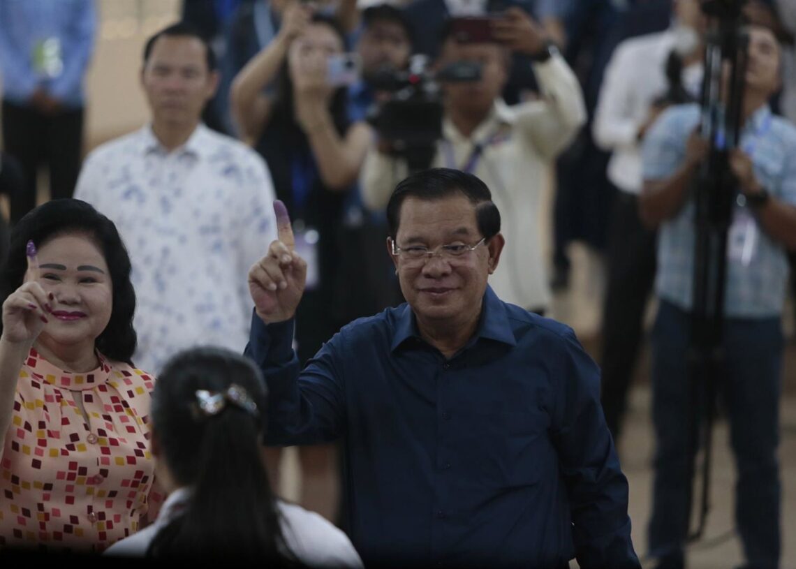 Archivo - El presidente del Senado de Camboya y ex primer ministro del país, Hun Sen.PHEARUM / XINHUA NEWS / CONTACTOPHOTO - Archivo