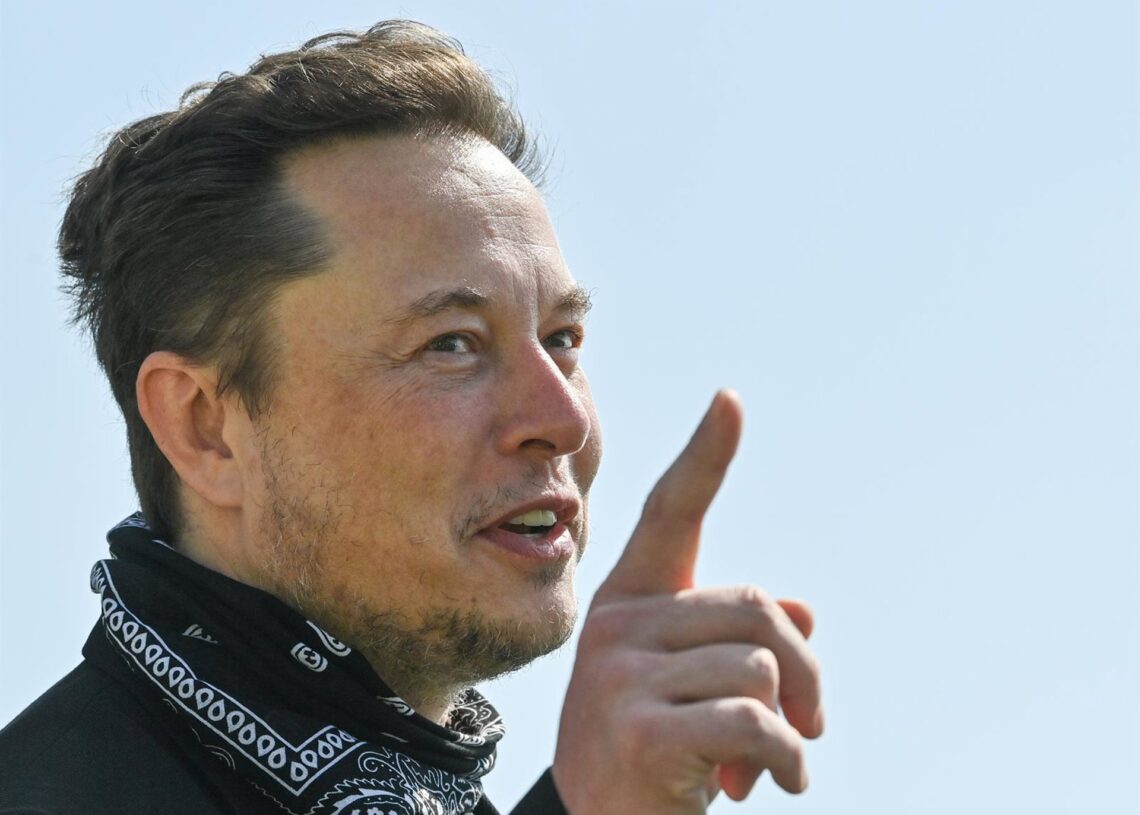 Archivo - FILED - 13 August 2021, Brandenburg, Gruenheide: Tesla CEO Elon Musk speaks during a press event on the Tesla Gigafactory site. Photo: Patrick Pleul/dpa-Zentralbild/dpaPatrick Pleul/dpa-Zentralbild/dp - Archivo