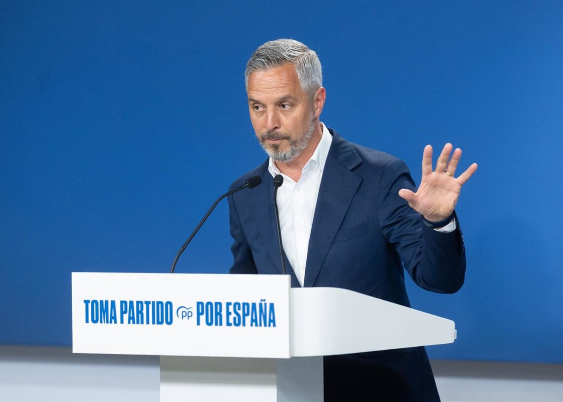 El vicesecretario de Hacienda, Vivienda e Infraestructuras, Juan Bravo, durante una rueda de prensa para tratar asuntos de actualidad, en la sede del PP, a 4 de agosto de 2025, en Madrid (España). Eduardo Parra - Europa Press
