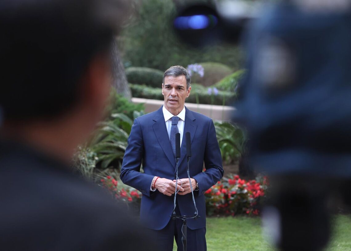 El presidente del Gobierno, Pedro Sánchez, ofrece una rueda de prensa, tras un despacho con El Rey Felipe VI, en el ?Palacio de Marivent, a 29 de julio de 2025, en Palma de Mallorca, Islas Baleares (España).Isaac Buj - Europa Press