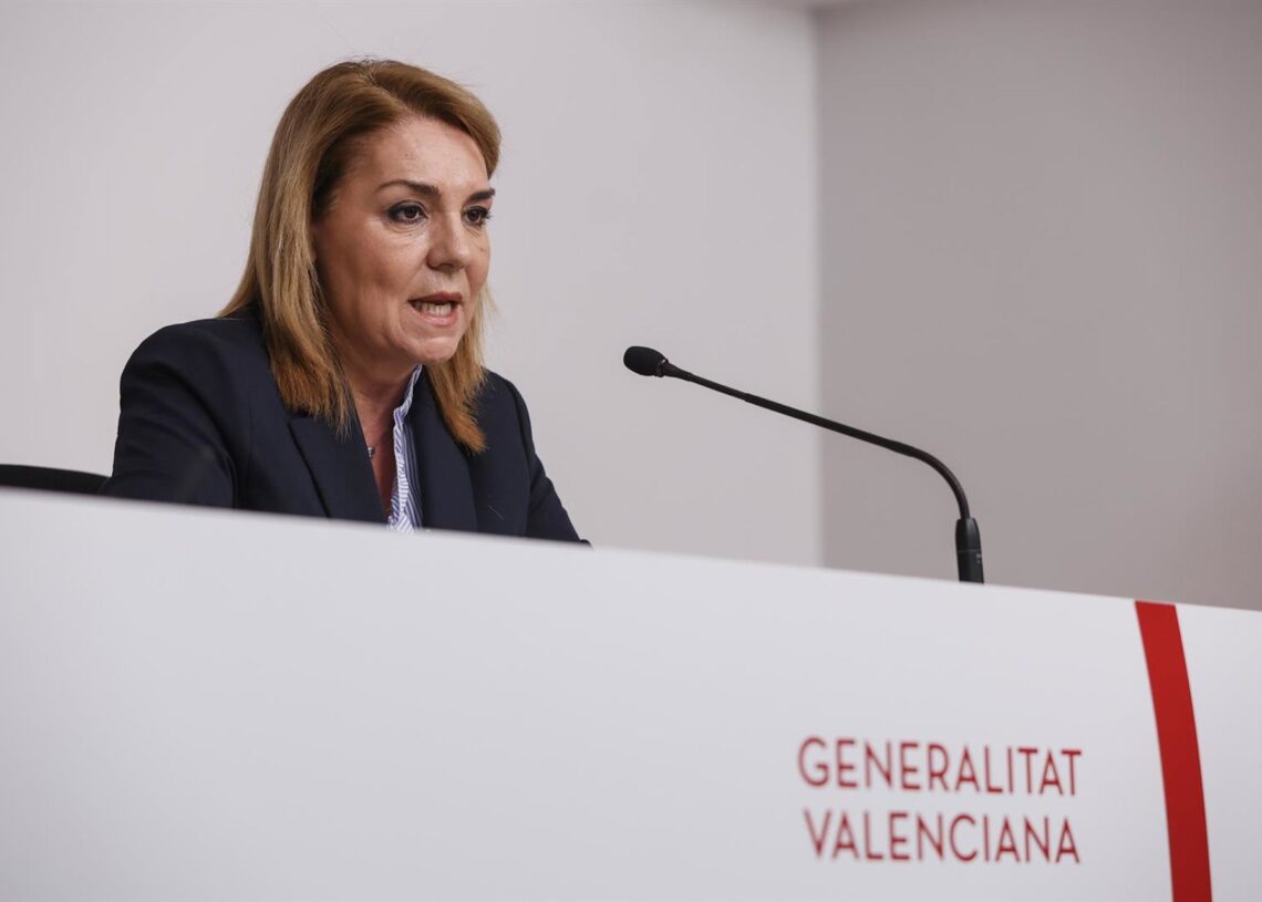 Archivo - La portavoz y vicepresidenta del Consell y consellera de Servicios Sociales, Igualdad y Vivienda, Susana Camarero, Rober Solsona - Europa Press - Archivo