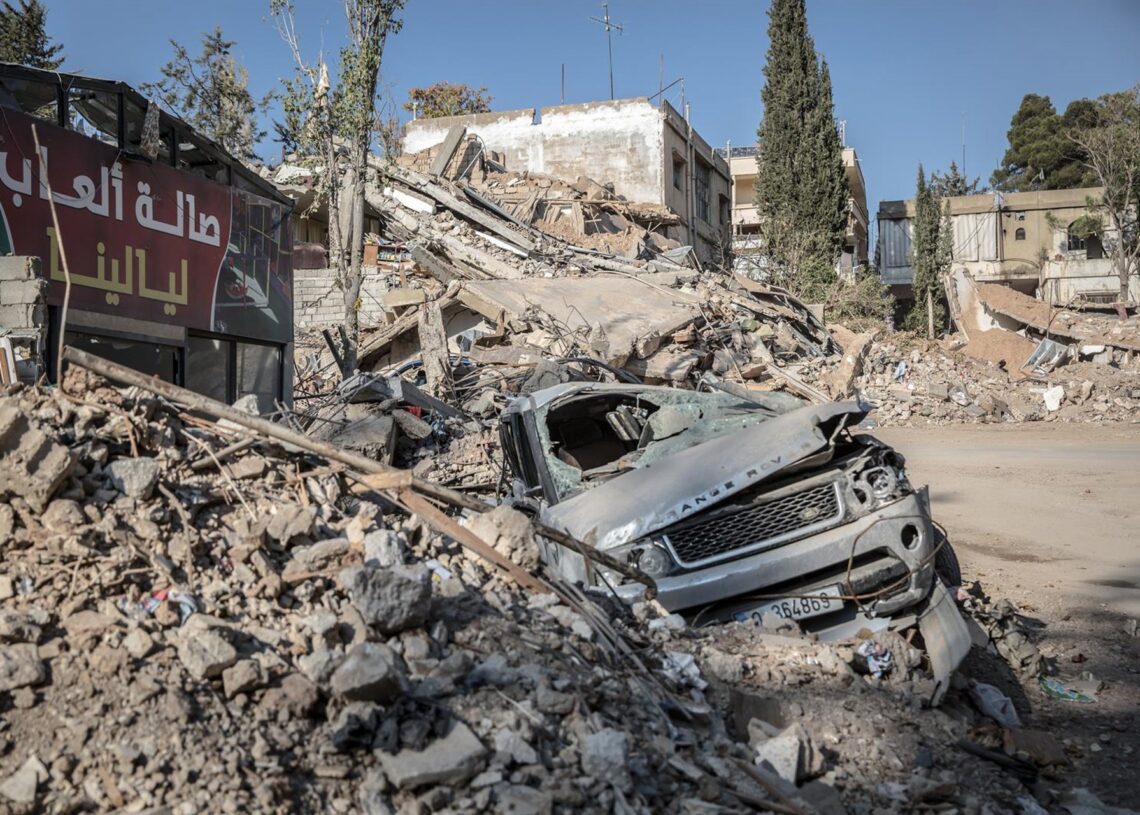 Archivo - Restos de un coche damnificado en un ataque de Israel contra Baalbek, LíbanoEuropa Press/Contacto/Sally Hayden - Archivo