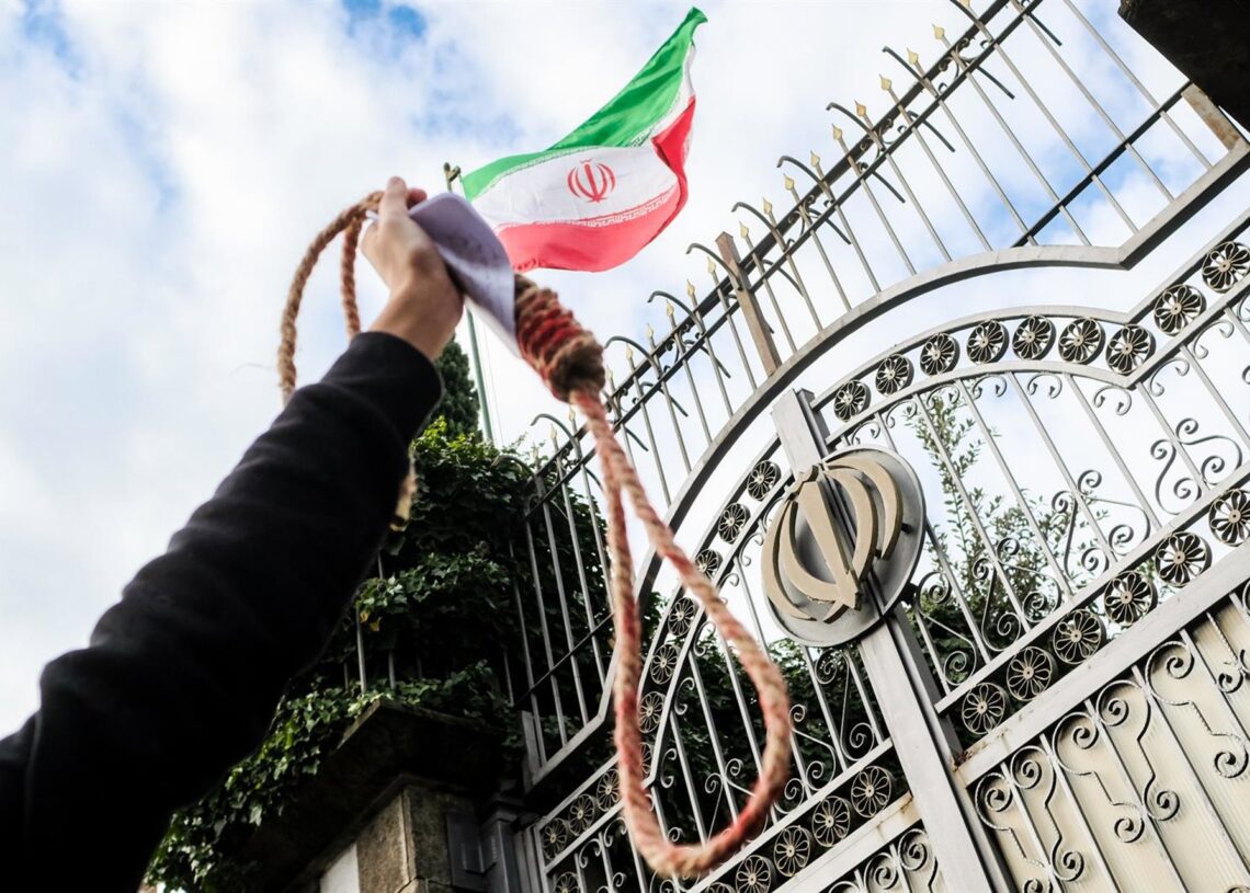 Archivo - Imagen de archivo de una protesta contra las ejecuciones en Irán (Archivo)MAURO SCROBOGNA / ZUMA PRESS / CONTACTOPHOTO