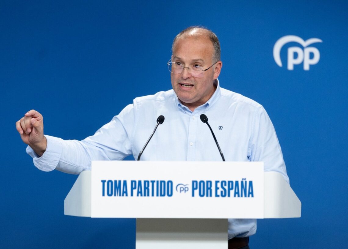 El secretario general del PP, Miguel Tellado, durante una rueda de prensa en la sede nacional del PP, a 6 de agosto de 2025, en Madrid (España).EDUARDO PARRA - EUROPA PRESS