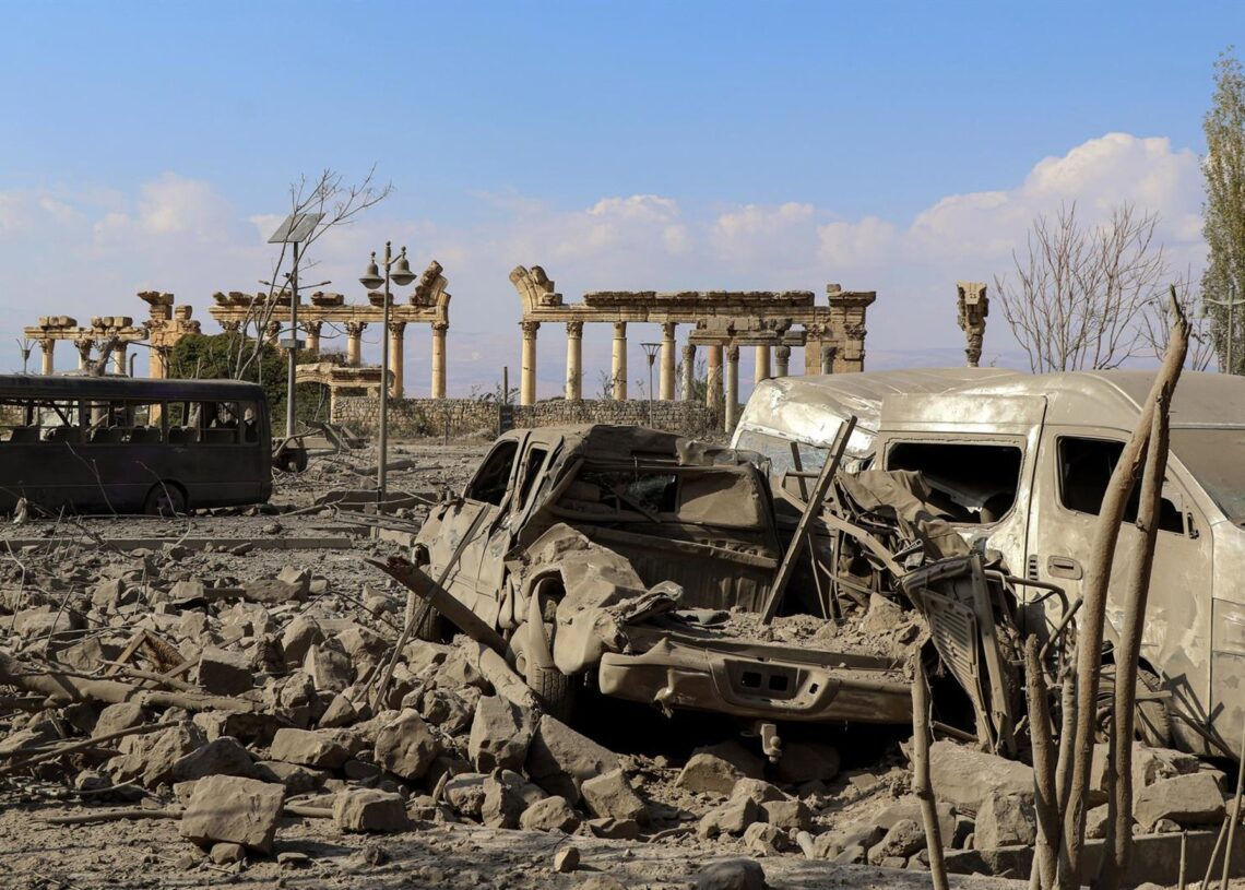 Archivo - Restos y escombros causados por un ataque de Israel contra la localidad de Baalbek, en el este de LíbanoEuropa Press/Contacto/Marwan Naamani - Archivo