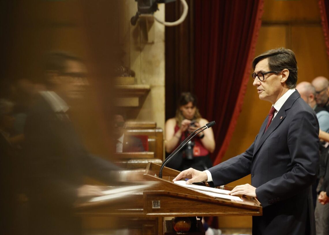 Archivo - El presidente de la Generalitat, Salvador Illa, en el debate del pleno de investidura, en el Parlament de Catalunya, a 8 de agosto de 2024, en Barcelona, Catalunya (España). Kike Rincón - Europa Press - Archivo