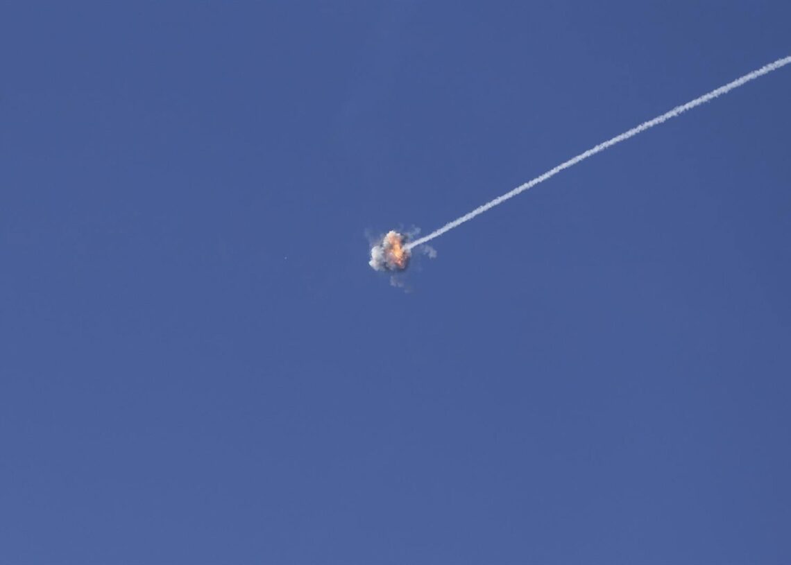 Archivo - Imagen de archivo de las defensas aéreas de Israel interceptando un proyectil lanzado desde la Franja de GazaEuropa Press/Contacto/Yi Lan¡asayage - Archivo