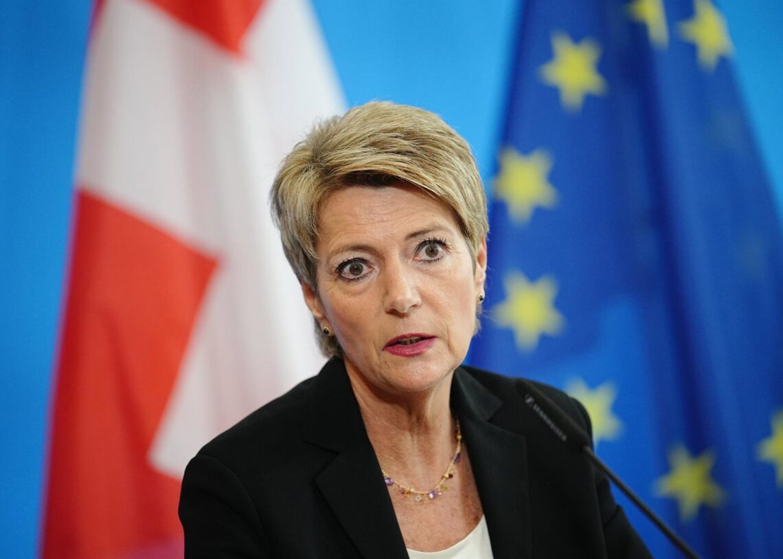 Archivo - FILED - 05 April 2022, Berlin: Swiss Finance Minister Karin Keller-Sutter speaks during a press conference after the signing of a German-Swiss police agreement. Photo: Kay Nietfeld/dpaKay Nietfeld/dpa - Archivo