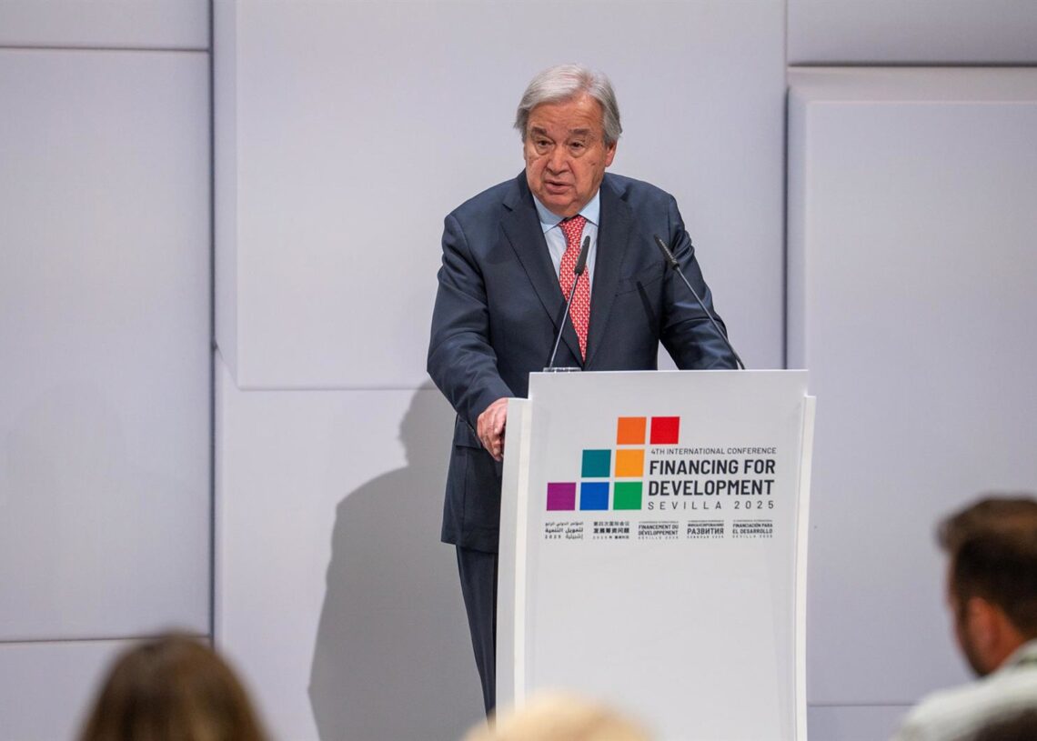 Archivo - El secretario general de Naciones Unidas, António Guterres, atiende a los medios de comunicación en SevillaFrancisco J. Olmo - Europa Press - Archivo