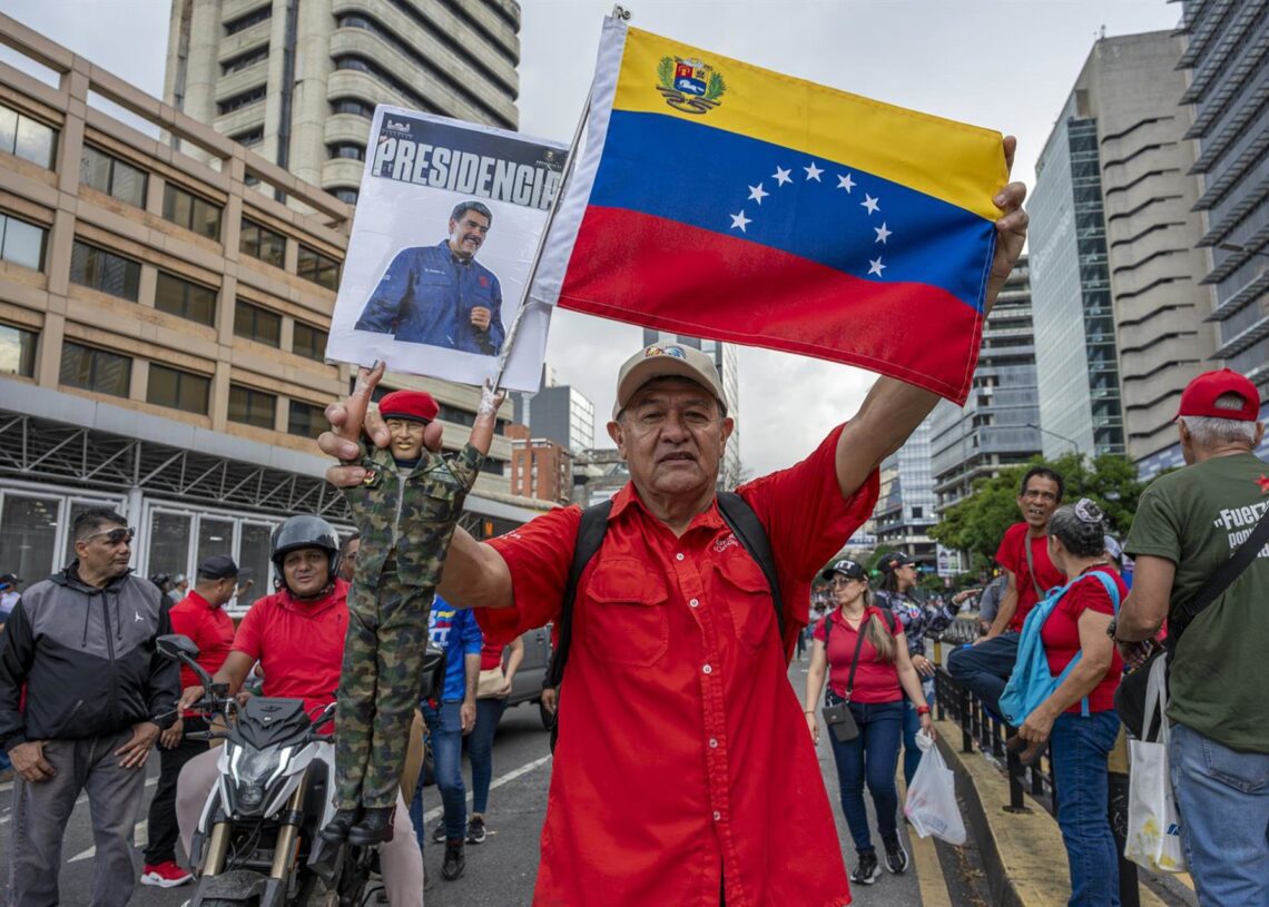 Archivo - Concentración en apoyo del Gobierno de Nicolás Maduro en VenezuelaEuropa Press/Contacto/Jimmy Villalta - Archivo