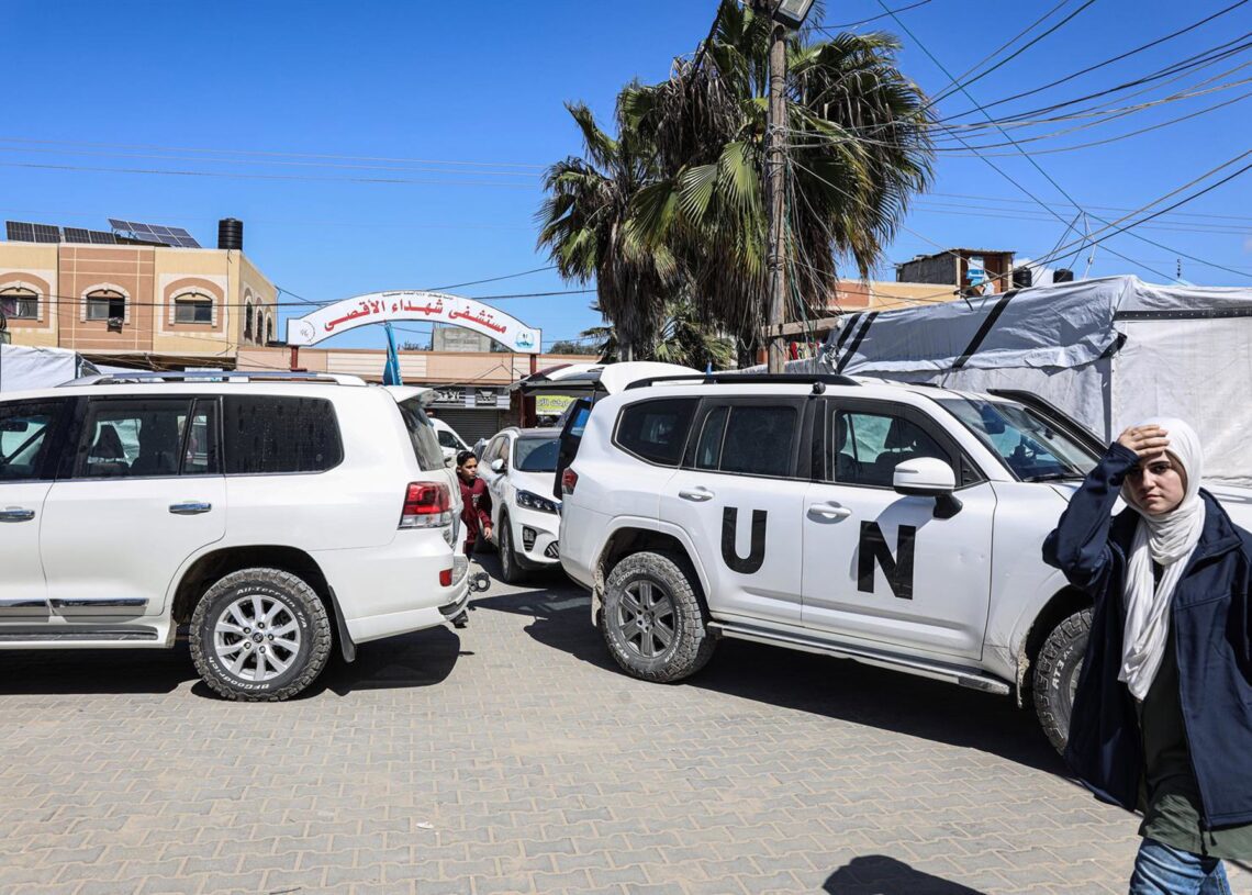 Archivo - Vehículos de Naciones Unidas trasladan a las víctimas de un ataque de Israel contra sus instalaciones en Deir al Balá, en la Franja de GazaEuropa Press/Contacto/Louay Abu Khousa - Archivo