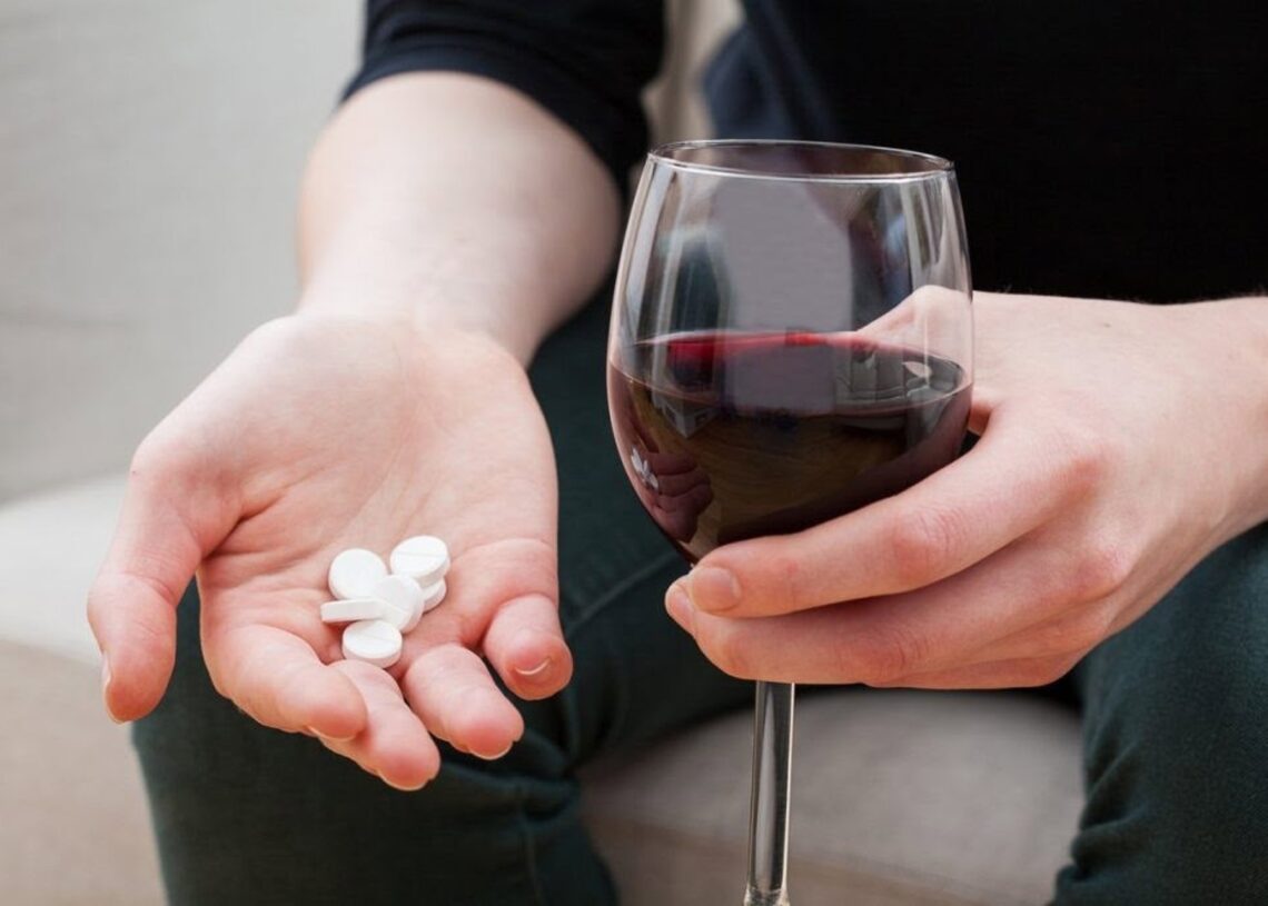Medicamentos y alcohol.CONSEJO GENERAL DE COLEGIO DE FARMACÉUTICOS
