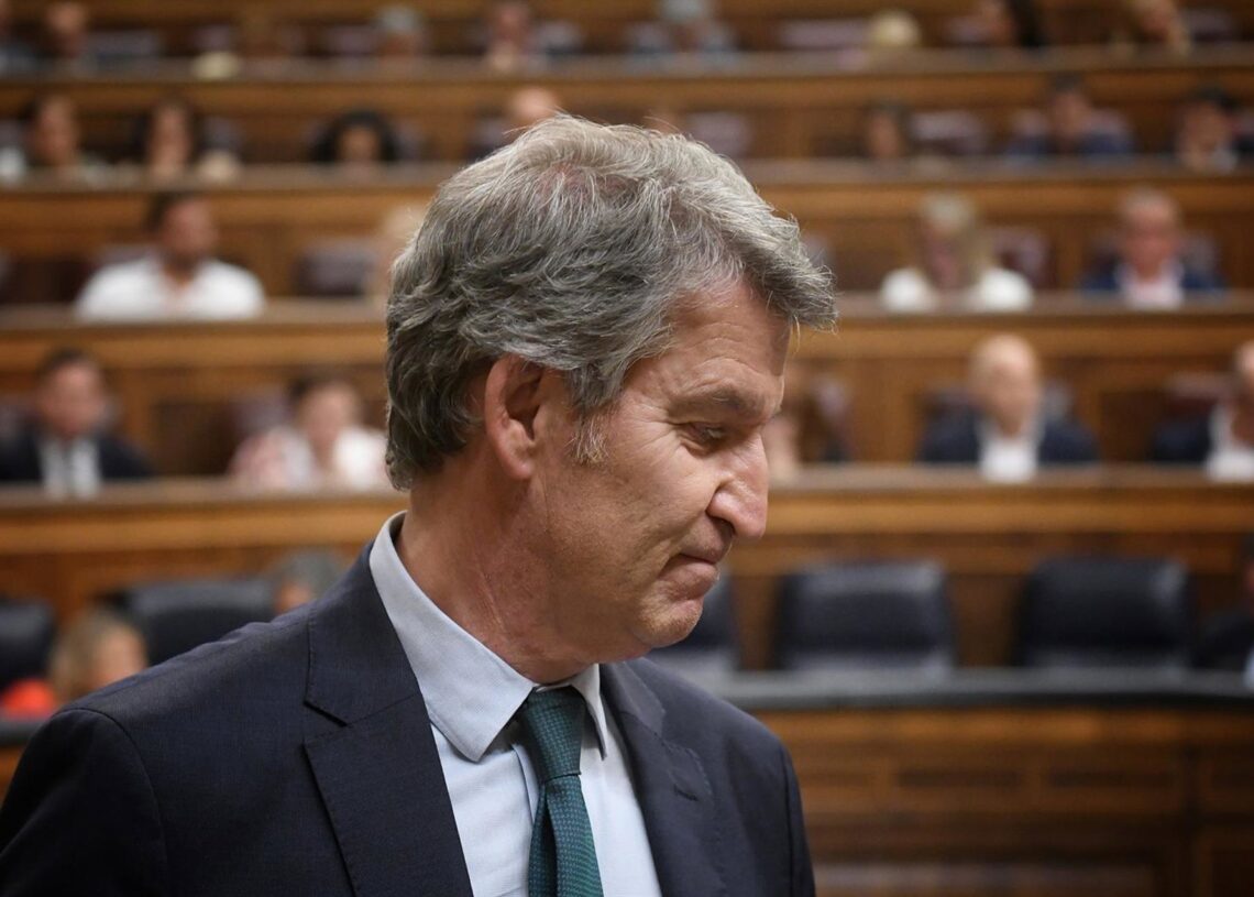 El presidente del PP, Alberto Núñez Feijóo, durante una sesión plenaria extraordinaria, en el Congreso de los Diputados, a 22 de julio de 2025, en Madrid (España). Fernando Sánchez - Europa Press