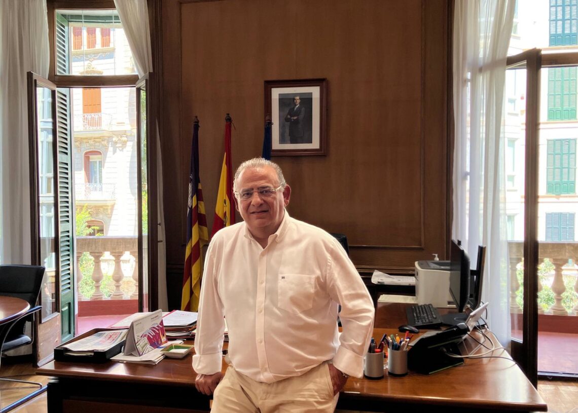 El delegado del Gobierno en Baleares, Alfonso Rodríguez, tras una entrevista con Europa Press en la sede de la Delegación del Gobierno en Baleares, en Palma de Mallorca, España, a 5 de agosto de 2025.EUROPA PRESS