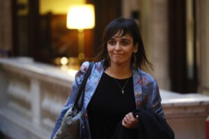 Elecciones Catalunya: la ultraderecha hace saltar el tablero político al sumar Vox y Aliança Catalana el 24% de votos y deja en el aire la gobernabilidad
