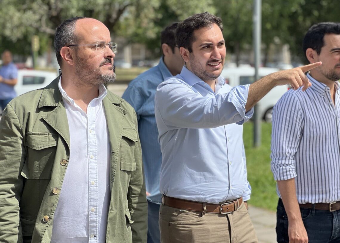 Archivo - El presidente del PP catalán, Alejandro Fernández, y el del PP de Mataró, Cristian Escribano, a 14 de junio de 2022. Foto de archivoPP - Archivo