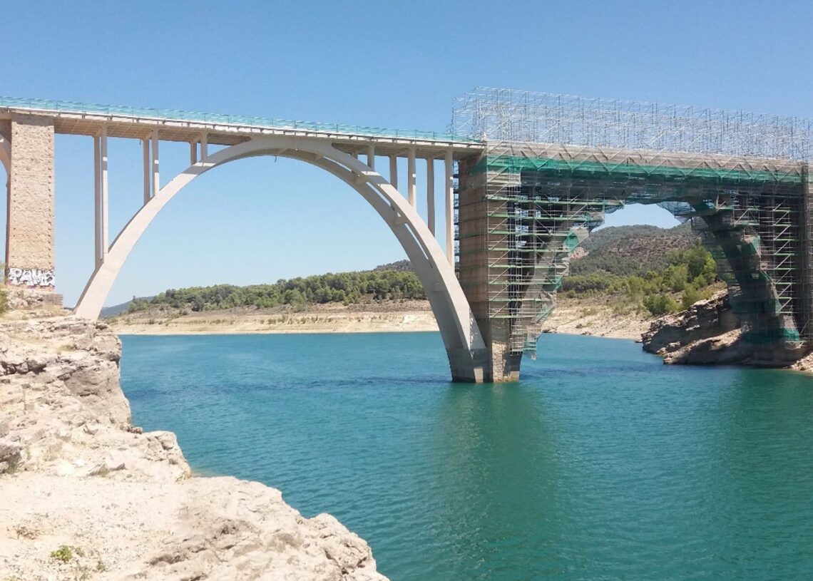 Viaducto de Entrepeñas en la carretera N-204. Provincia de GuadalajaraMINISTERIO DE TRANSPORTES Y MOVILIDAD SOSTENIBLE