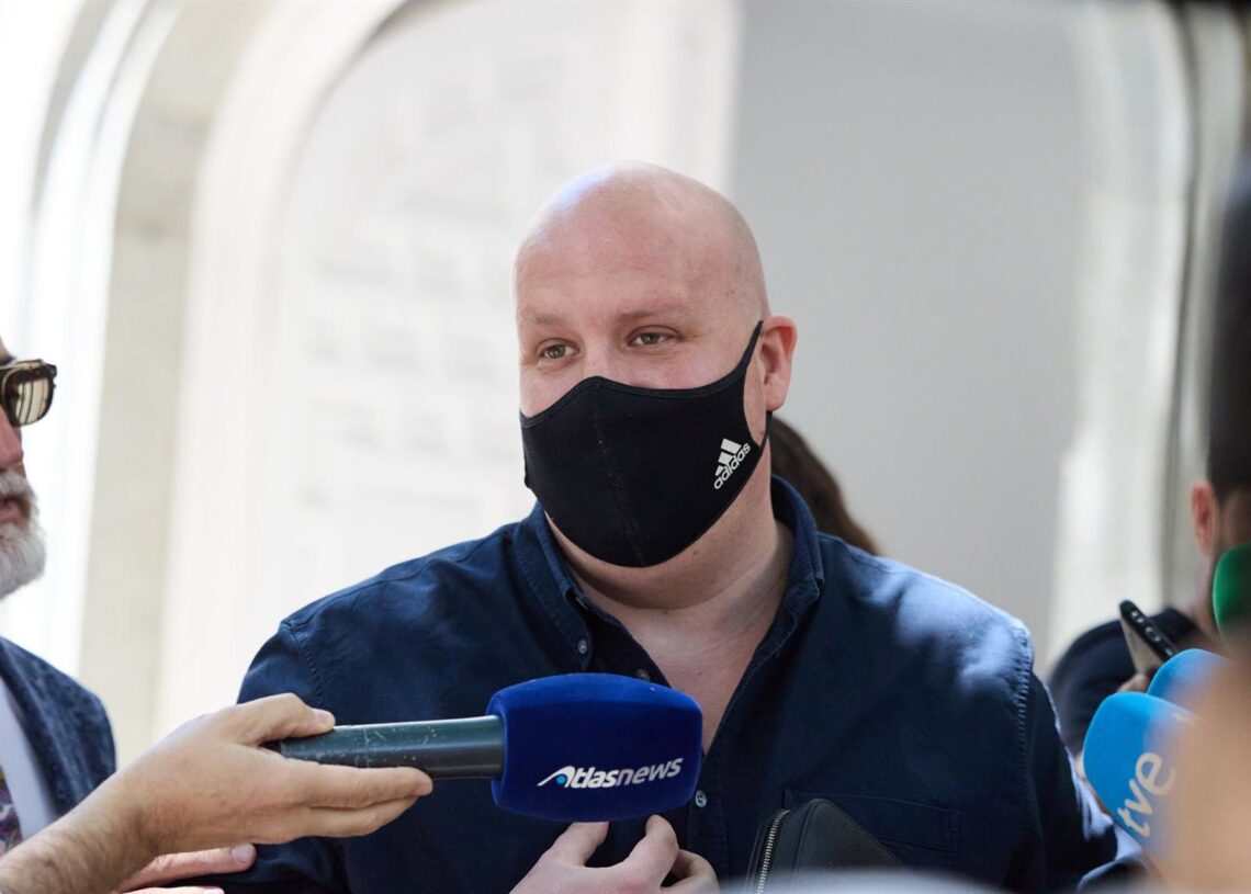 Archivo - El empresario Álvaro Romillo, alias 'CryptoSpain', ofrece declaraciones a la prensa al salir de declarar en el Tribunal Supremo, a 11 de julio de 2025, en Madrid (España). El magistrado del Tribunal Supremo (TS) Julián Sánchez Melgar ha citado aJesús Hellín - Europa Press - Archivo
