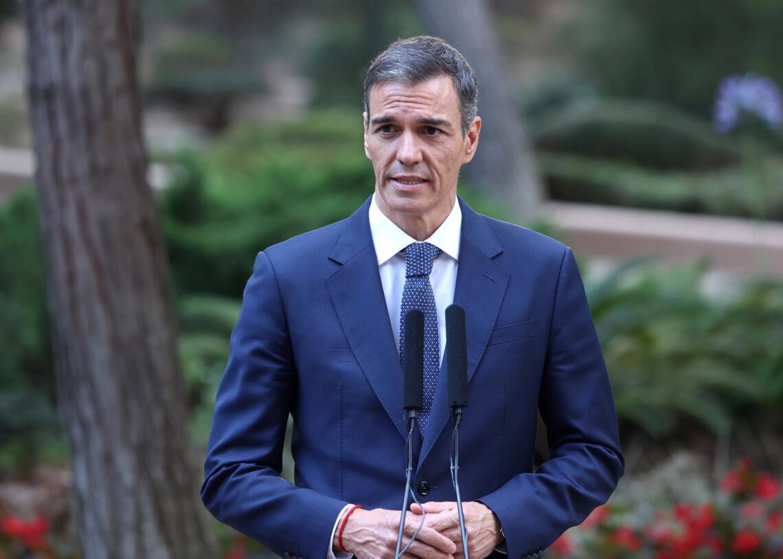 El presidente del Gobierno, Pedro Sánchez, ofrece una rueda de prensa, tras un despacho con El Rey Felipe VI, en el ?Palacio de Marivent, a 29 de julio de 2025, en Palma de Mallorca, Islas Baleares (España).Isaac Buj - Europa Press