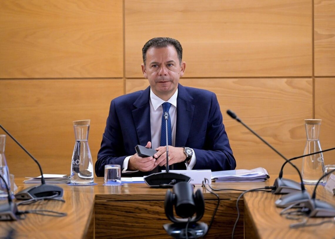 El primer ministro de Portugal, Luís Montenegro, durante una reunión para evaluar la gestión de los incendios forestalesOFICINA DEL PRIMER MINISTRO DE PORTUGAL