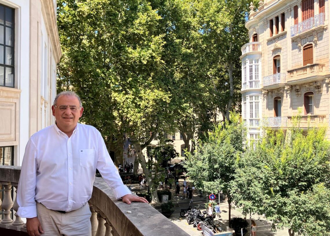 El delegado del Gobierno en Baleares, Alfonso Rodríguez, tras una entrevista con Europa Press en la sede de la Delegación del Gobierno en Baleares, en Palma de Mallorca, España, a 5 de agosto de 2025.EUROPA PRESS