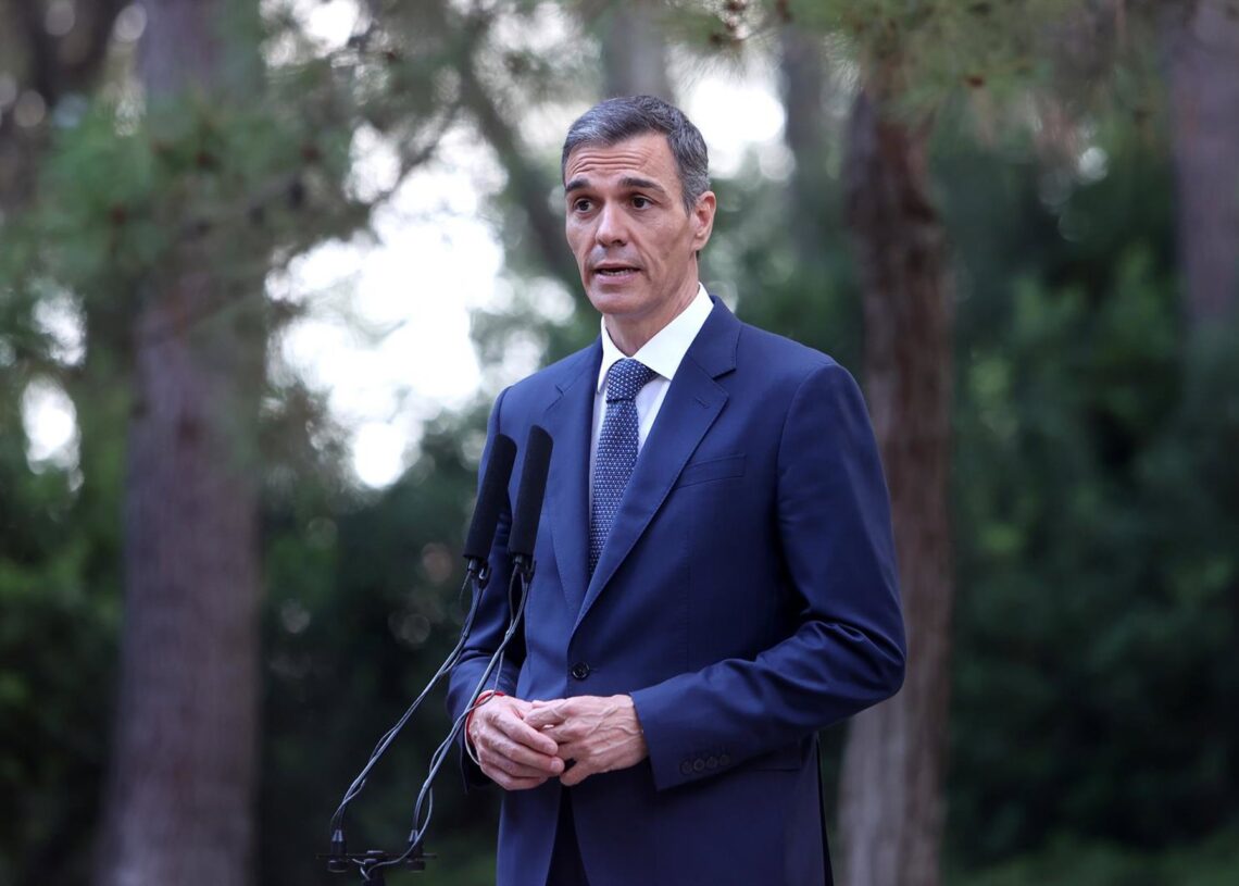 El presidente del Gobierno, Pedro Sánchez, ofrece una rueda de prensa, tras un despacho con El Rey Felipe VI, en el ?Palacio de Marivent, a 29 de julio de 2025, en Palma de Mallorca, Islas Baleares (España).Isaac Buj - Europa Press