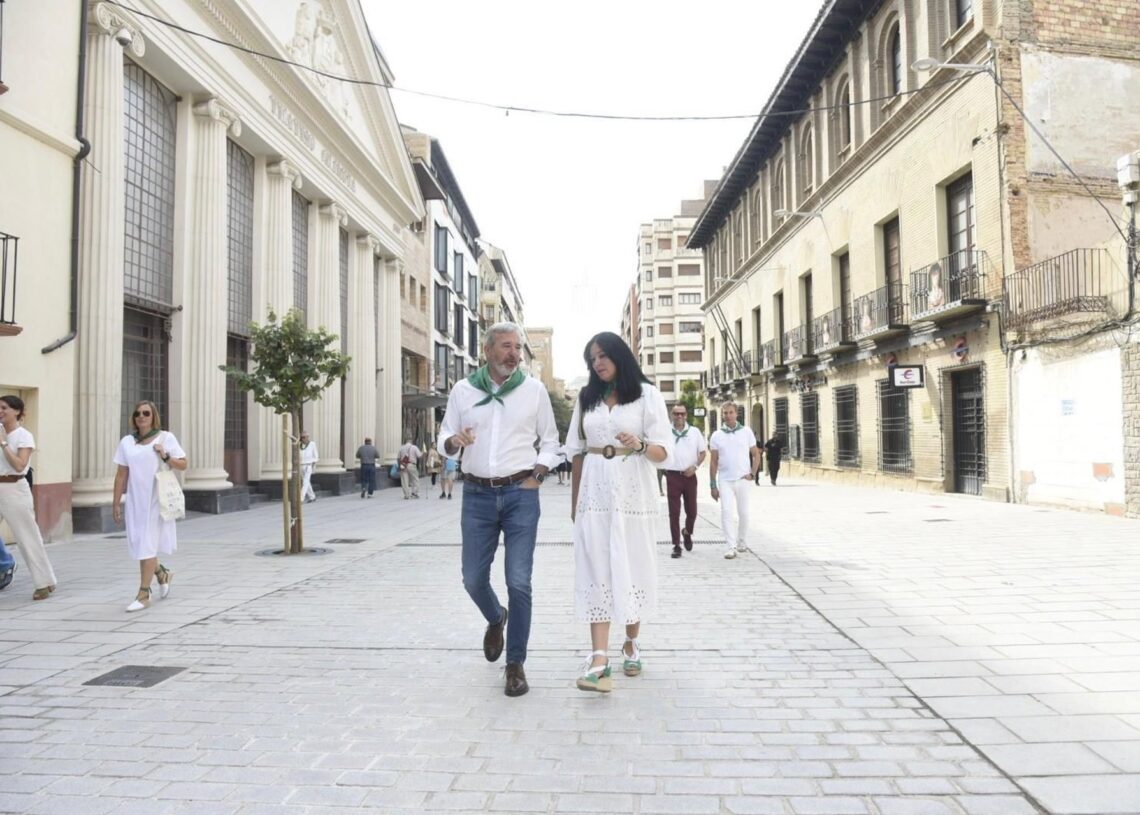 El presidente del Gobierno de Aragón, Jorge Azcón, y la alcaldesa de Huesca, Lorena Orduna.JAVIER BLASCO/GOBIERNO DE ARAGÓN