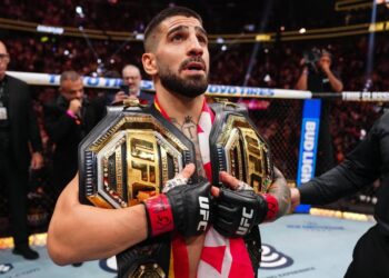 Archivo - Ilia Topuria noquea a Oliveira y logra su segundo cinturón de la UFC.UFC - Archivo